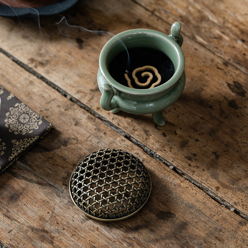 Handmade Celadon Tripod Incense Burner #294 ‘Celadon Sanctuary’ | with Lid for Incense Seal | Song Dynasty Aesthetics | Zenith Censer
